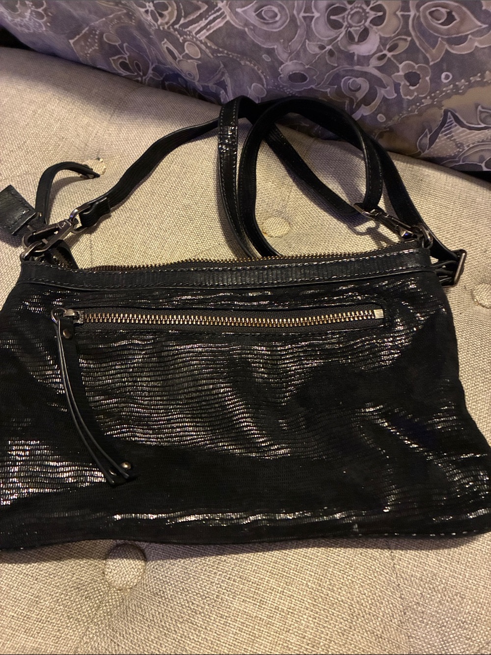 Sleek Black Crossbody‎ Bag with Front Zip Pocket